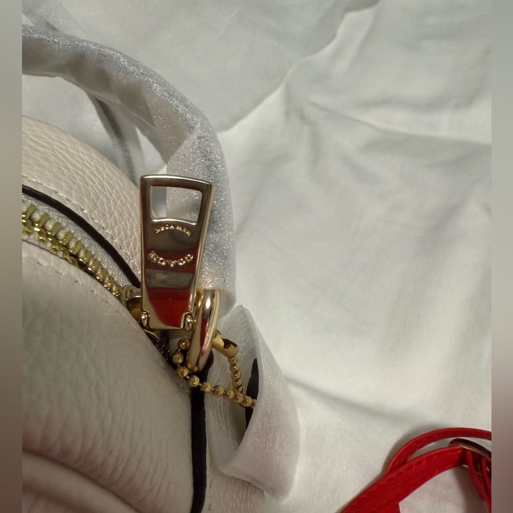 Coach Cream “Jamie” Crossbody Camera Bag with Strawberry Design! - Picture 4 of 9